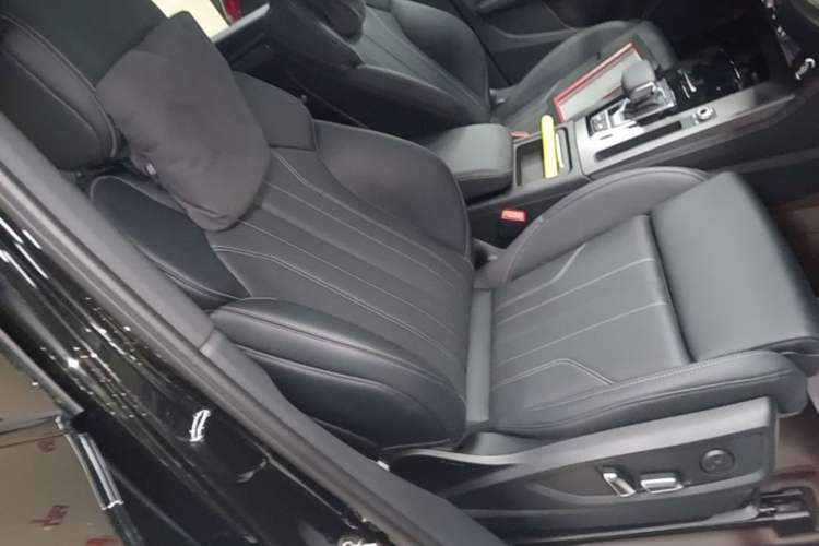 Used Audi Q5L 2025 40 TFSI Luxury Dynamic Edition Right Front Seat