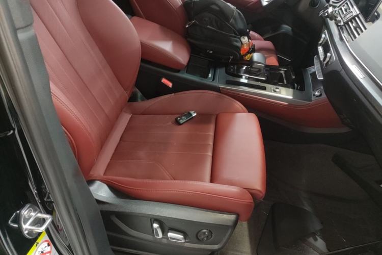 Used Audi Q5L 2025 quattro 45th Anniversary Edition 45 TFSI Luxury Dynamic Model Right Front Seat