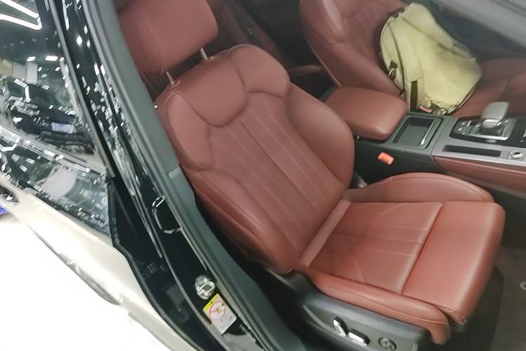 Used Audi Q5L 2025 40 TFSI Luxury Dynamic Edition Right Front Seat