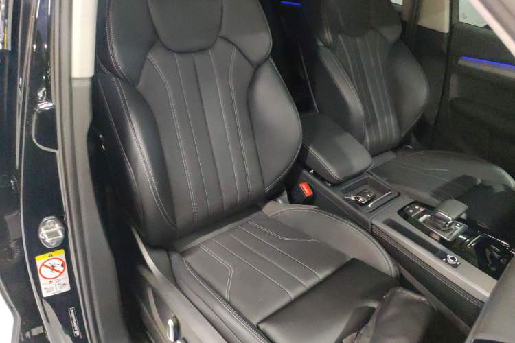 Used Audi Q5L 2025 quattro 45th Anniversary Edition 40 TFSI Sporty and Dynamic Model Right Front Seat