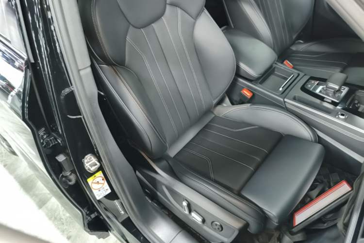 Used Audi Q5L 2025 40 TFSI Luxury Dynamic Edition Right Front Seat