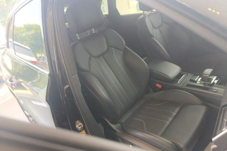 Used Audi Q5L 2025 40 TFSI Luxury Dynamic Edition Right Front Seat
