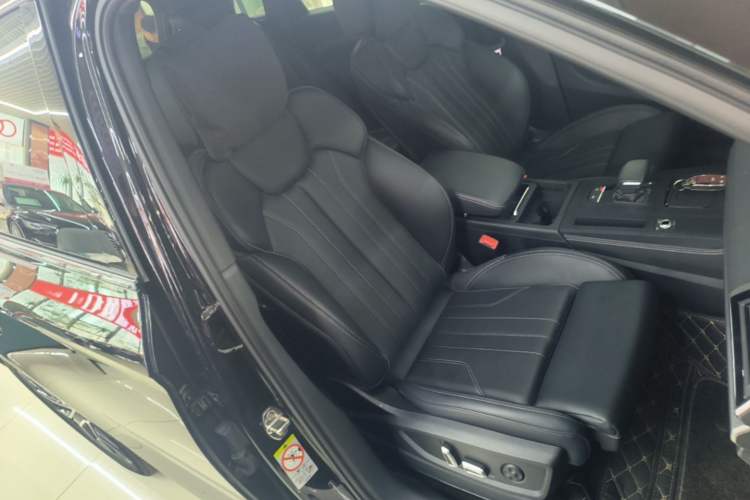 Used Audi Q5L 2025 40 TFSI Luxury Dynamic Edition Right Front Seat