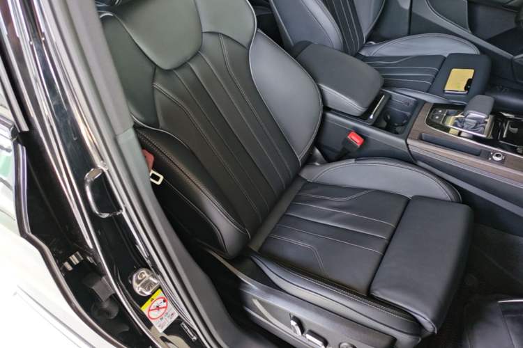 Used Audi Q5L 2025 quattro 45th Anniversary Edition 45 TFSI Prestige Dynamic Model Right Front Seat