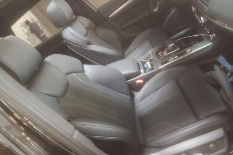 Used Audi Q5L 2025 quattro 45th Anniversary Edition 40 TFSI Luxury Dynamic Model Right Front Seat