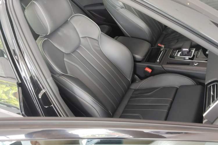 Used Audi Q5L 2025 quattro 45th Anniversary Edition 45 TFSI Prestige Dynamic Model Right Front Seat