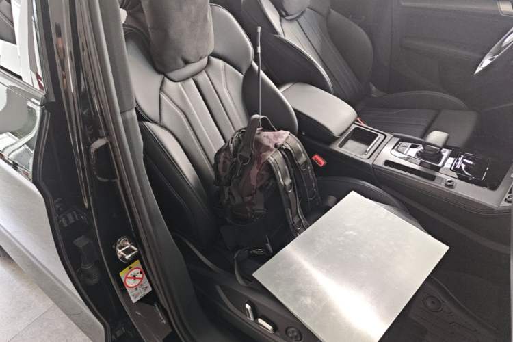 Used Audi Q5L 2025 quattro 45th Anniversary Edition 40 TFSI Luxury Dynamic Model Right Front Seat