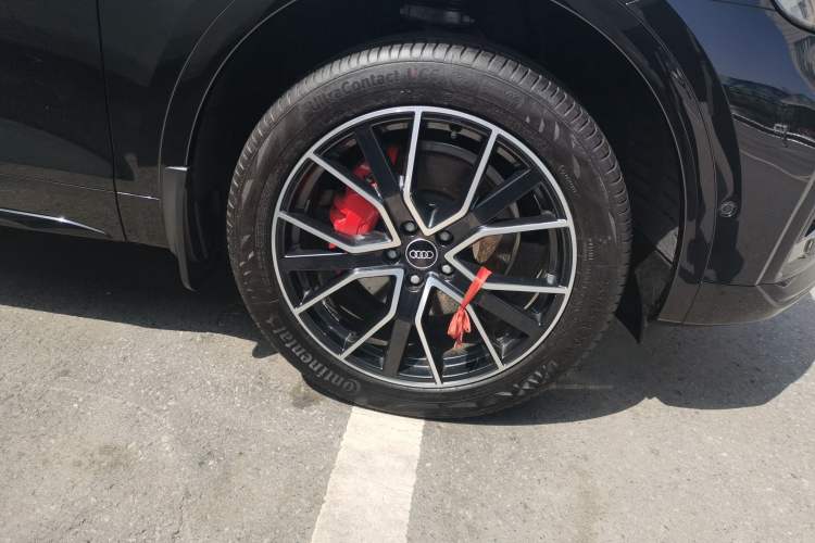 Used Audi Q5L 2025 quattro 45th Anniversary Edition 45 TFSI Luxury Dynamic Model Right Front Wheel Hub