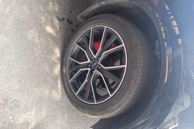 Used Audi Q5L 2025 45 TFSI Luxury Dynamic Edition Right Front Wheel Hub