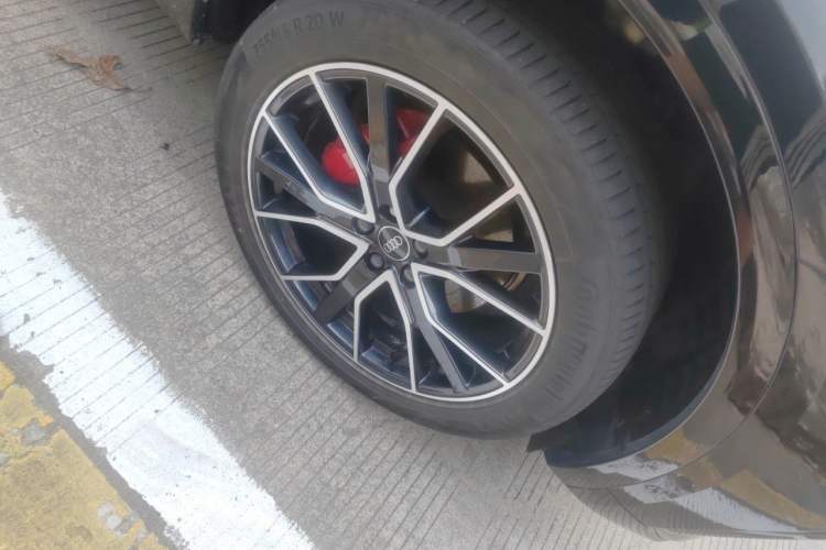 Used Audi Q5L 2025 45 TFSI Luxury Dynamic Edition Right Front Wheel Hub