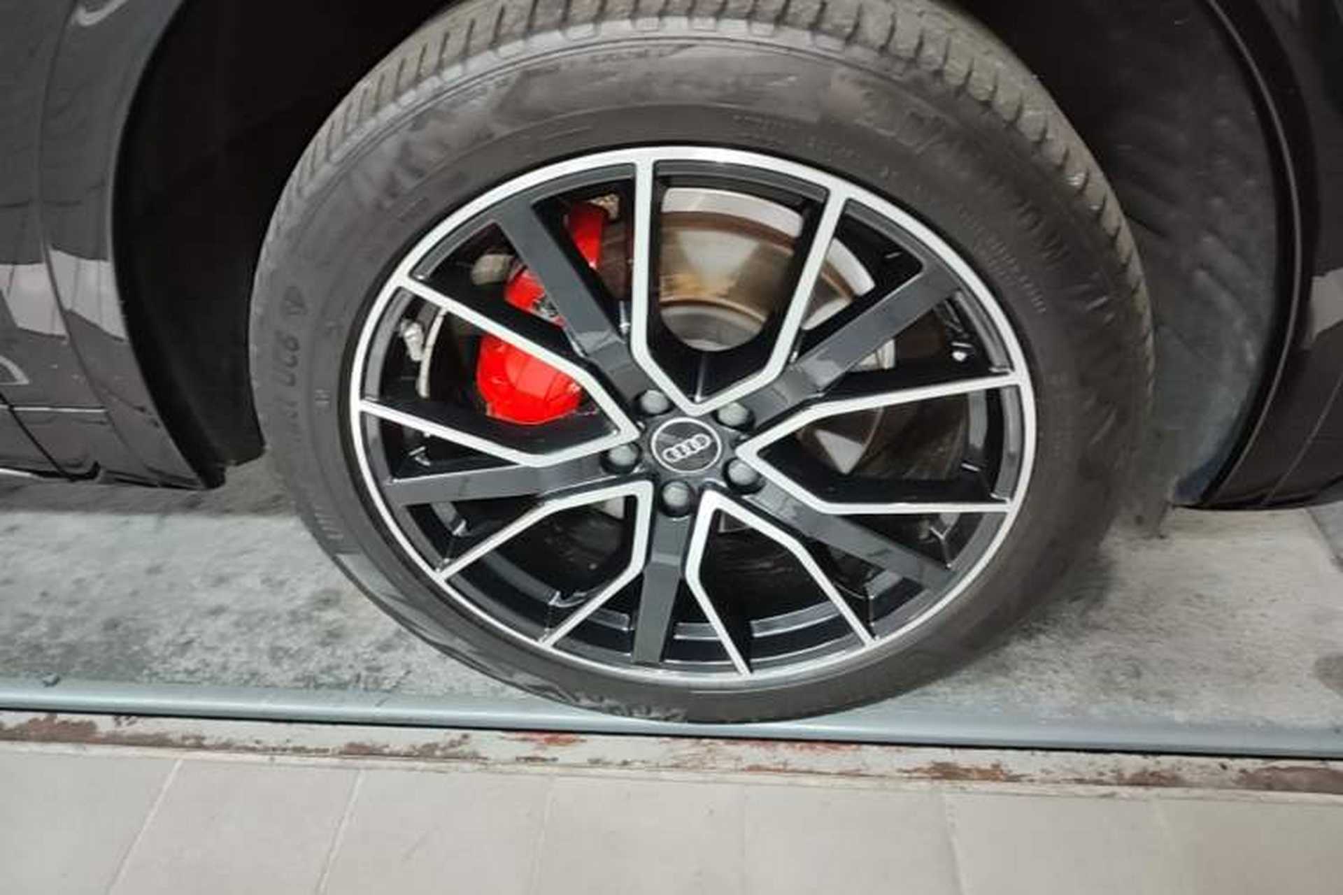 Used Audi Q5L 2025 40 TFSI Luxury Dynamic Edition Right Front Wheel Hub