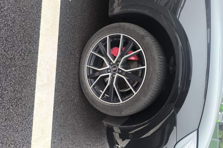 Used Audi Q5L 2025 45 TFSI Luxury Dynamic Edition Right Front Wheel Hub