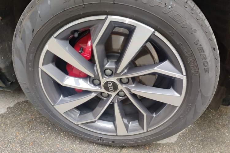 Used Audi Q5L 2025 40 TFSI Luxury Dynamic Edition Right Front Wheel Hub