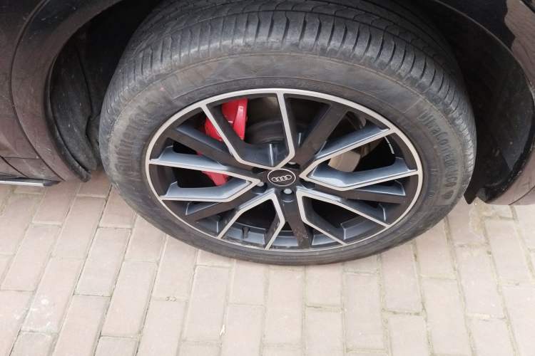 Used Audi Q5L 2025 45 TFSI Luxury Dynamic Edition Right Front Wheel Hub
