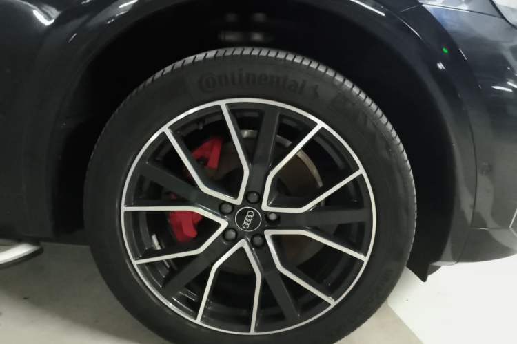 Used Audi Q5L 2025 45 TFSI Prestige Dynamic Edition Right Front Wheel Hub