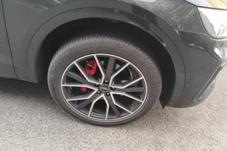 Used Audi Q5L 2025 45 TFSI Luxury Dynamic Edition Right Front Wheel Hub
