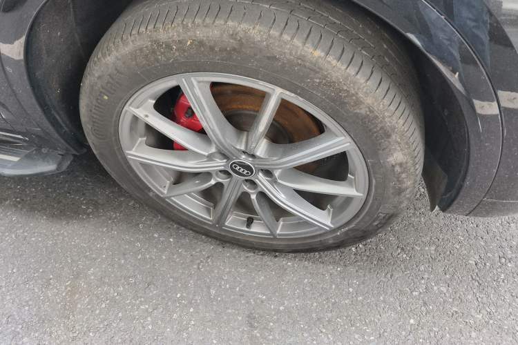 Used Audi Q5L 2025 40 TFSI Luxury Dynamic Edition Right Front Wheel Hub