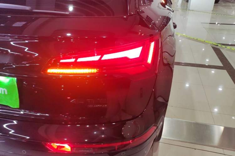 Used Audi Q5L 2025 45 TFSI Luxury Dynamic Edition Right Rear Taillight