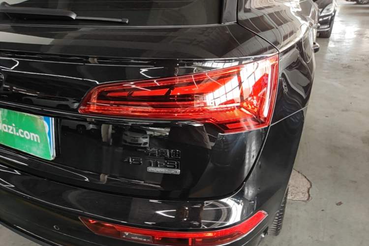 Used Audi Q5L 2025 45 TFSI Prestige Dynamic Edition Right Rear Taillight