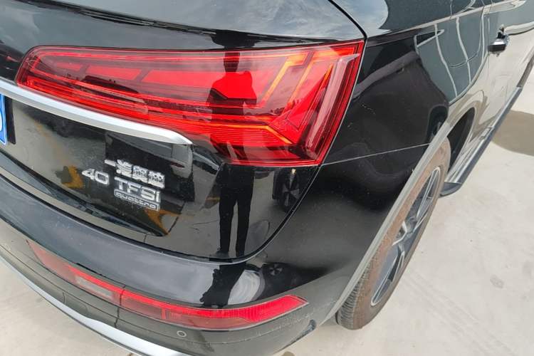 Used Audi Q5L 2025 40 TFSI Fashionable and Dynamic Edition Right Rear Taillight