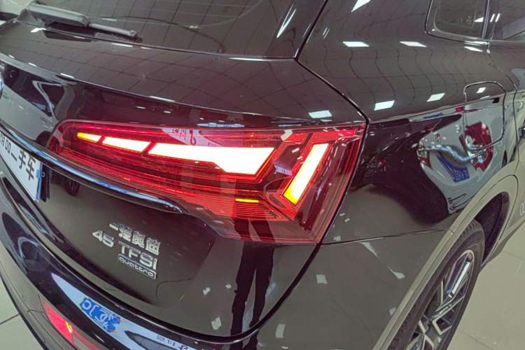 Used Audi Q5L 2025 45 TFSI Luxury Dynamic Edition Right Rear Taillight