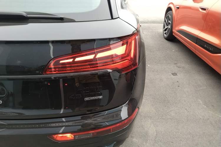 Used Audi Q5L 2025 45 TFSI Prestige Dynamic Edition Right Rear Taillight