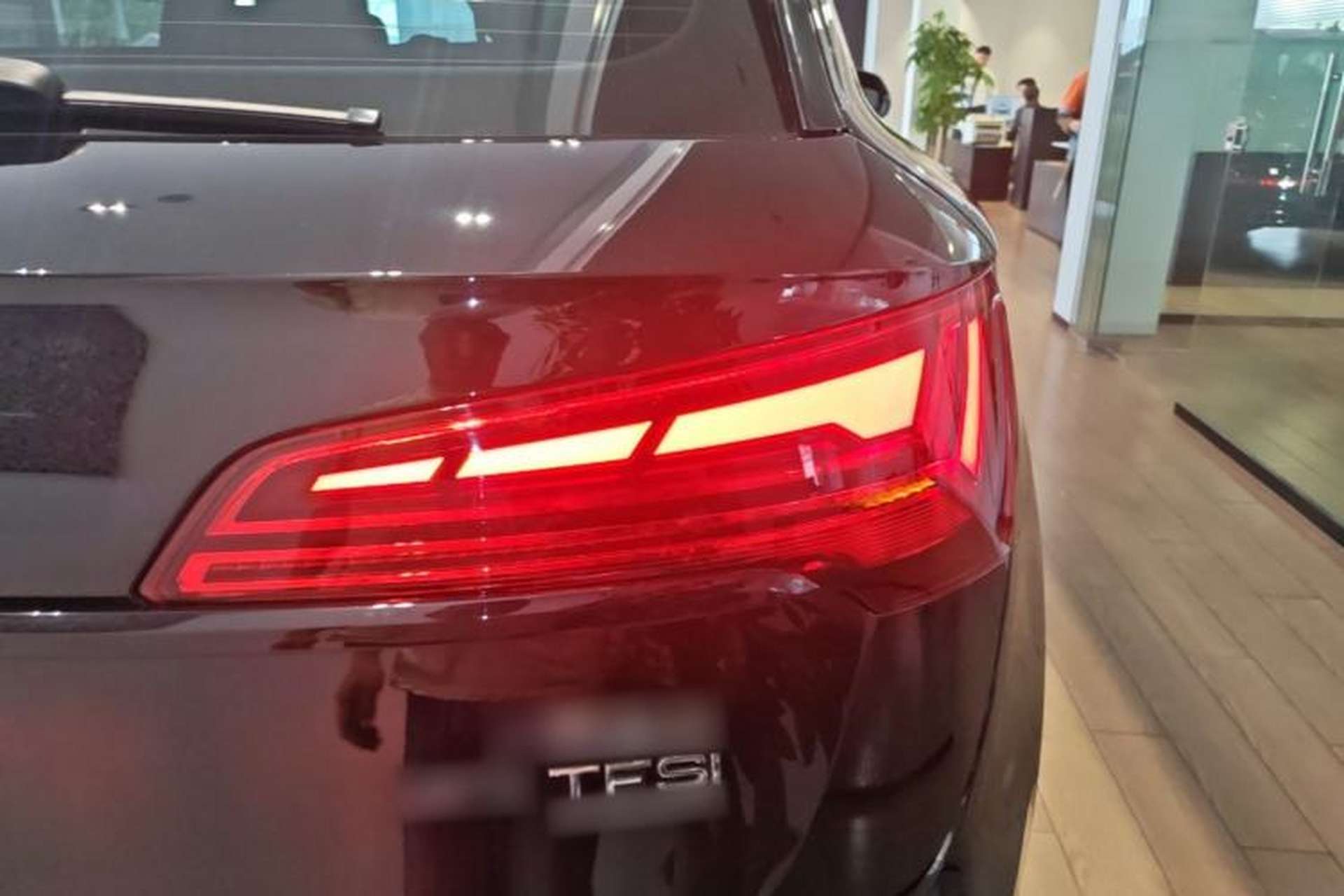 Used Audi Q5L 2025 quattro 45th Anniversary Edition 40 TFSI Luxury Dynamic Model Right Rear Taillight