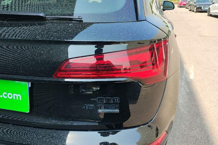 Used Audi Q5L 2025 quattro 45th Anniversary Edition 45 TFSI Prestige Dynamic Model Right Rear Taillight
