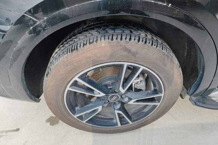 Used Audi Q5L 2025 40 TFSI Fashionable and Dynamic Edition Right Rear Wheel Hub