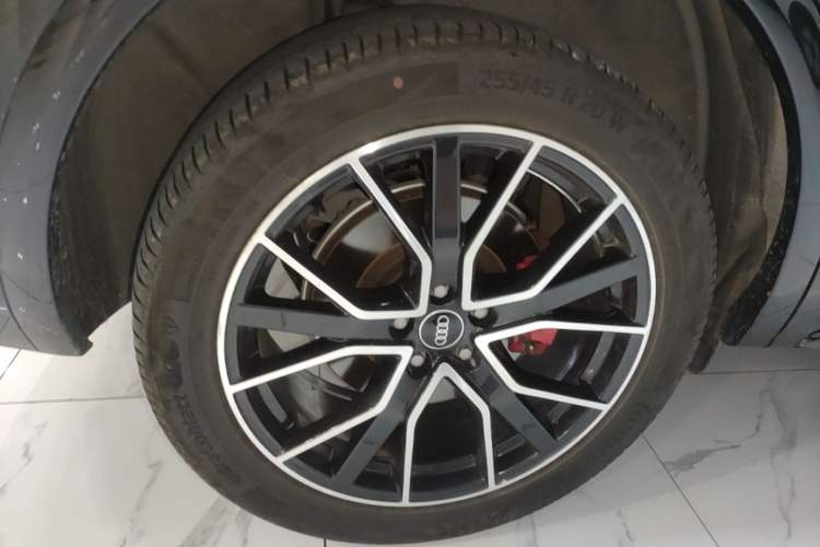 Used Audi Q5L 2025 quattro 45th Anniversary Edition 45 TFSI Luxury Dynamic Model Right Rear Wheel Hub
