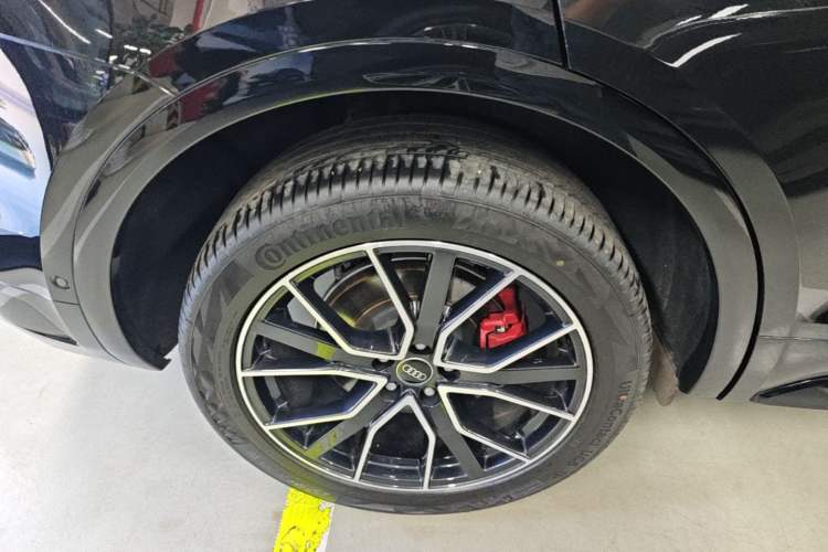 Used Audi Q5L 2025 quattro 45th Anniversary Edition 45 TFSI Luxury Dynamic Model Right Rear Wheel Hub