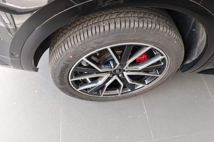 Used Audi Q5L 2025 45 TFSI Luxury Dynamic Edition Right Rear Wheel Hub