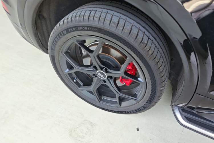 Used Audi Q5L 2025 quattro 45th Anniversary Edition 45 TFSI Prestige Dynamic Model Right Rear Wheel Hub