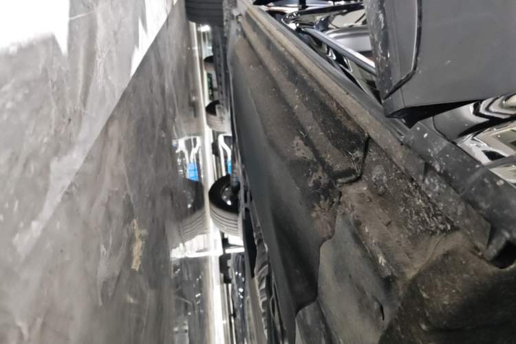 Used Audi Q5L 2025 quattro 45th Anniversary Edition 45 TFSI Luxury Dynamic Model Right Side Sill
