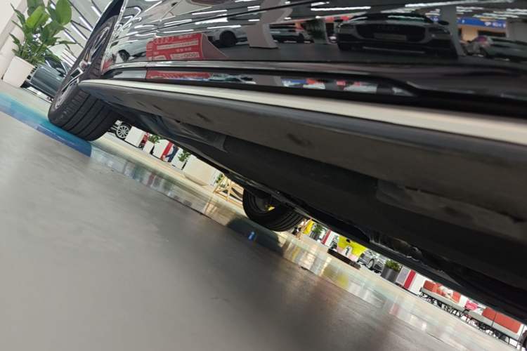 Used Audi Q5L 2025 45 TFSI Prestige Dynamic Edition Right Side Sill
