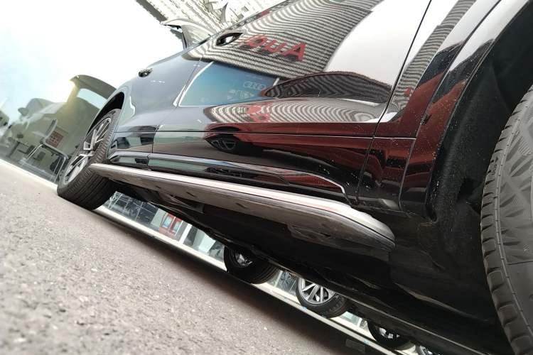 Used Audi Q5L 2025 45 TFSI Prestige Dynamic Edition Right Side Sill