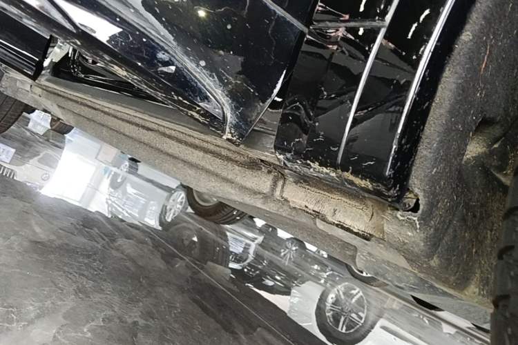 Used Audi Q5L 2025 40 TFSI Luxury Dynamic Edition Right Side Sill