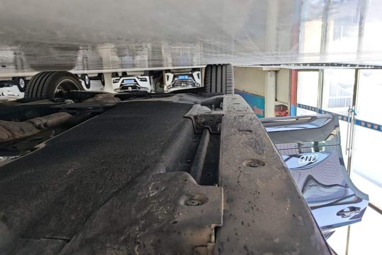 Used Audi Q5L 2025 quattro 45th Anniversary Edition 45 TFSI Prestige Dynamic Model Right Side Sill