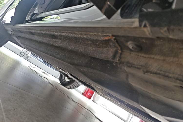 Used Audi Q5L 2025 quattro 45th Anniversary Edition 40 TFSI Luxury Dynamic Model Right Side Sill
