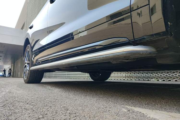 Used Audi Q5L 2025 quattro 45th Anniversary Edition 45 TFSI Prestige Dynamic Model Right Side Sill