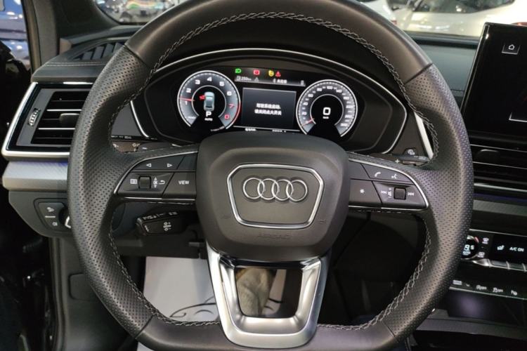 Used Audi Q5L 2025 quattro 45th Anniversary Edition 45 TFSI Luxury Dynamic Model Steering Wheel
