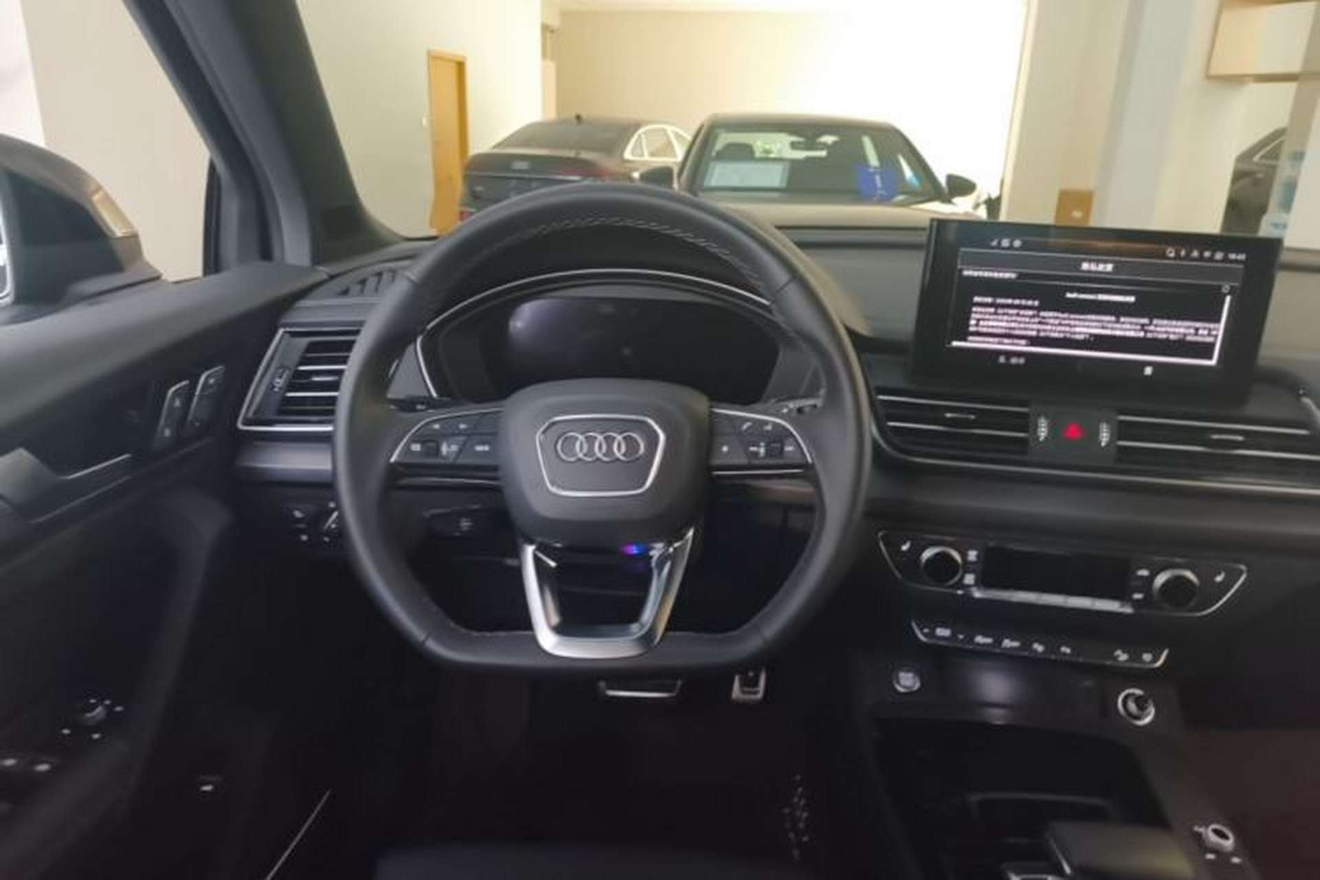 Used Audi Q5L 2025 quattro 45th Anniversary Edition 45 TFSI Luxury Dynamic Model Steering Wheel