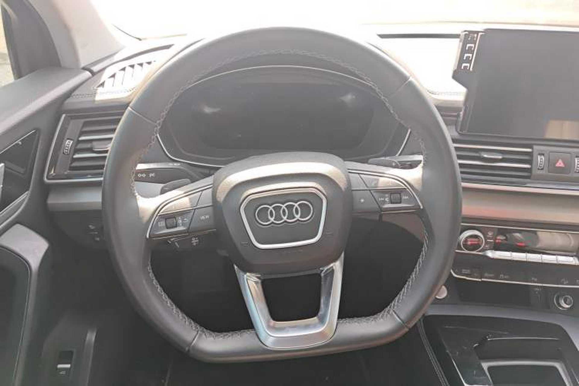 Used Audi Q5L 2025 40 TFSI Fashionable and Dynamic Edition Steering Wheel