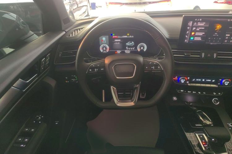 Used Audi Q5L 2025 quattro 45th Anniversary Edition 45 TFSI Luxury Dynamic Model Steering Wheel
