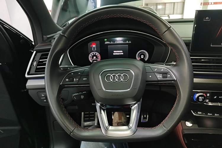Used Audi Q5L 2025 40 TFSI Luxury Dynamic Edition Steering Wheel