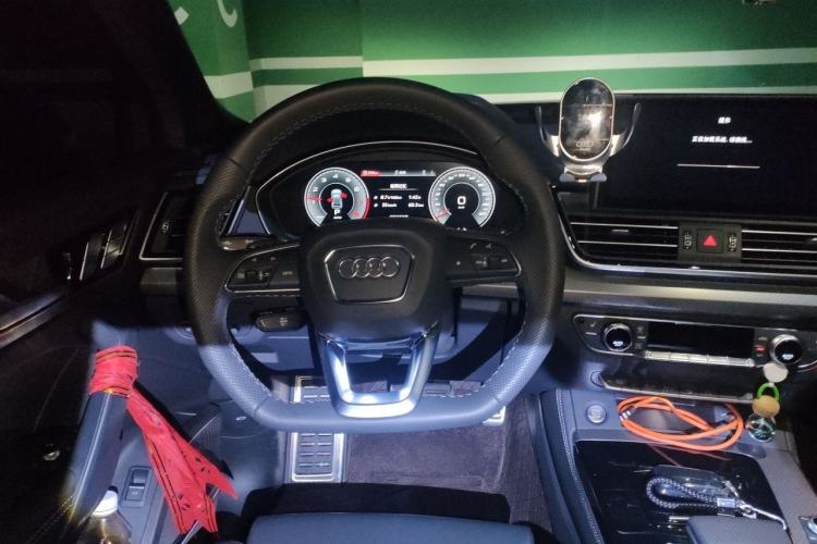 Used Audi Q5L 2025 quattro 45th Anniversary Edition 45 TFSI Luxury Dynamic Model Steering Wheel