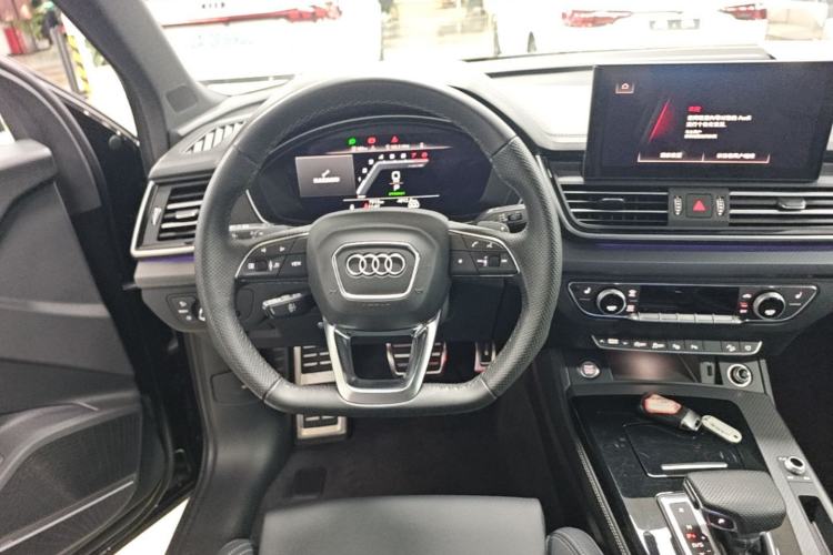 Used Audi Q5L 2025 quattro 45th Anniversary Edition 45 TFSI Luxury Dynamic Model Steering Wheel