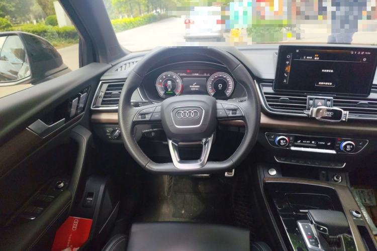 Used Audi Q5L 2025 quattro 45th Anniversary Edition 45 TFSI Luxury Dynamic Model Steering Wheel