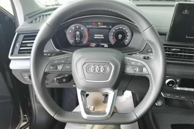 Used Audi Q5L 2025 quattro 45th Anniversary Edition 40 TFSI Sporty and Dynamic Model Steering Wheel