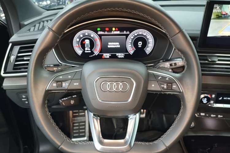 Used Audi Q5L 2025 40 TFSI Luxury Dynamic Edition Steering Wheel